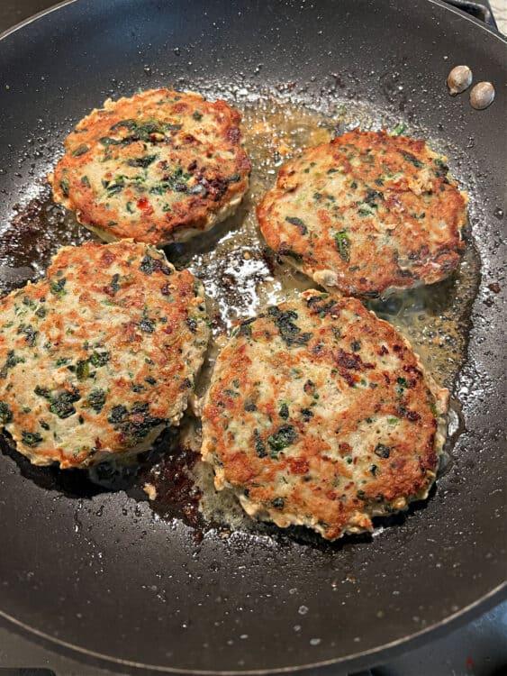 AMYLU SPINACH FETA CHICKEN BURGER - Image 4